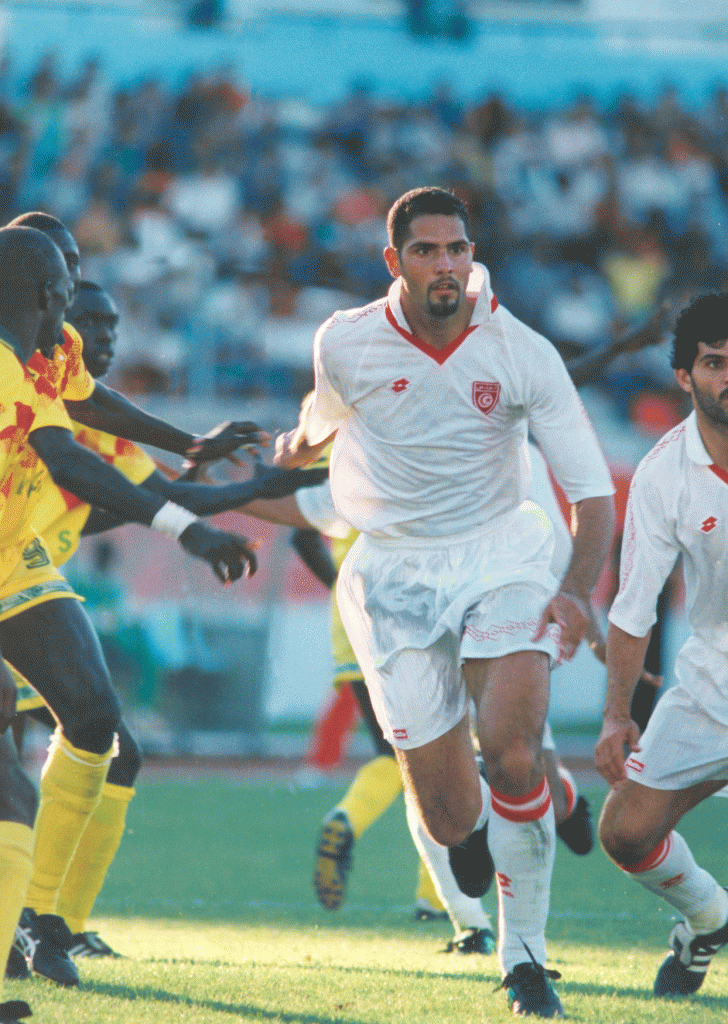 Hédi Ben Rekhissa, décédé le 4 janvier 1997 à Tunis  lors d'un match amical ES Tunis - Olympique Lyonnais. Il avait 25 ans !