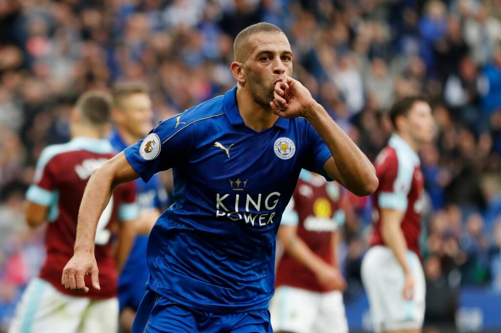   Slimani et Mahrez, deux joueurs algériens en huitièmes de finale dans une même équipe : une première historique