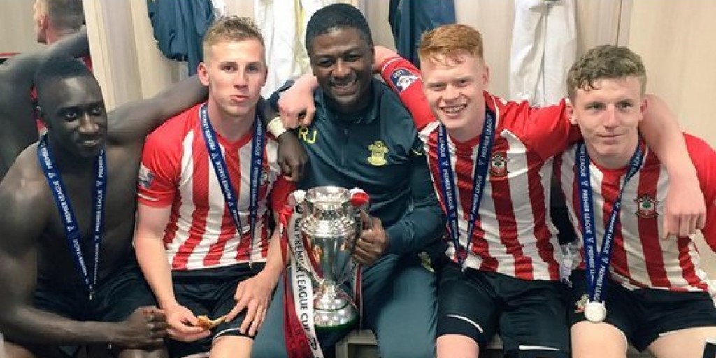 Jaidi avec les U21 de Southampton vainqueur de la Coupe d'Angleterre en 2015