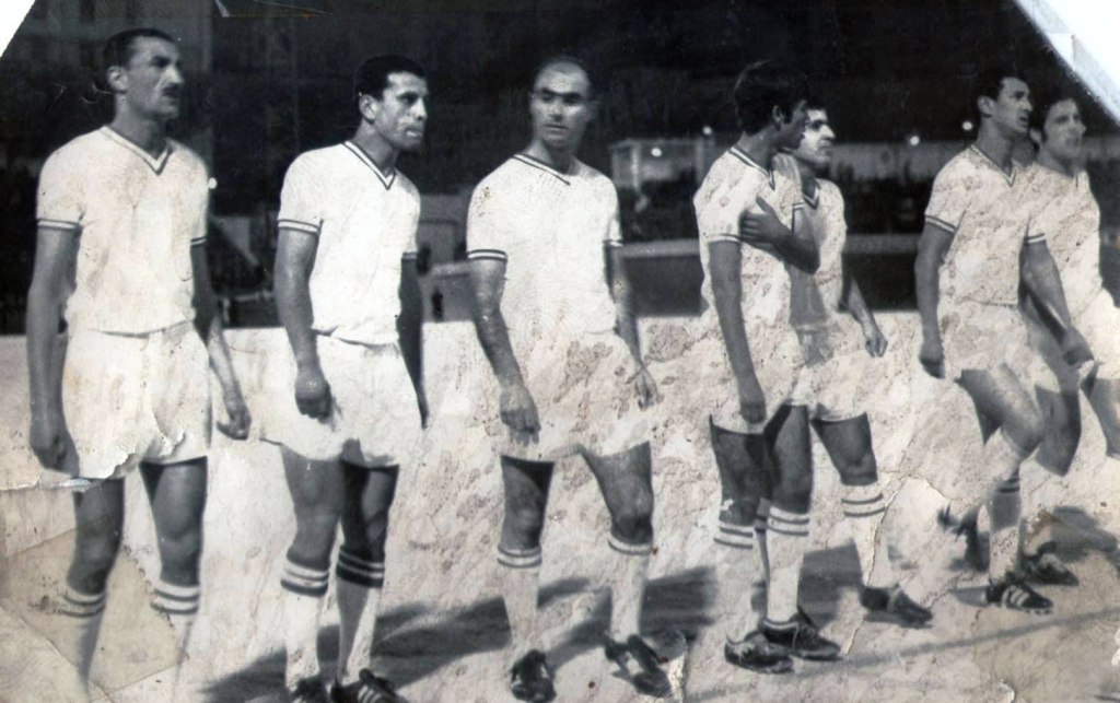 Belcourt et Lalmas dans un match contre le WA Casablanca en Coupe du Maghreb des clubs champions en 1970 (photo dr)