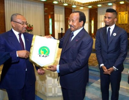 Ahmad Ahmad  et Ahmad Ahmad reçus par les président du Cameroun , Paul Biya, en octobre 2018