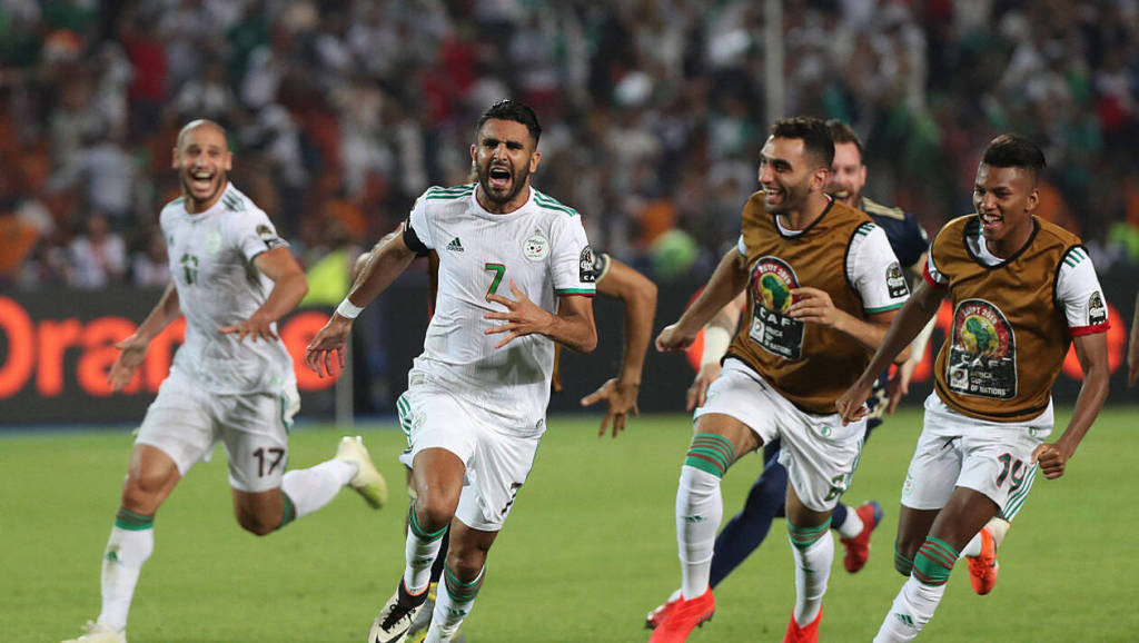 Le bonheur fou de Ryad Mahez après son coup franc transformé face au Nigeria (2-1)