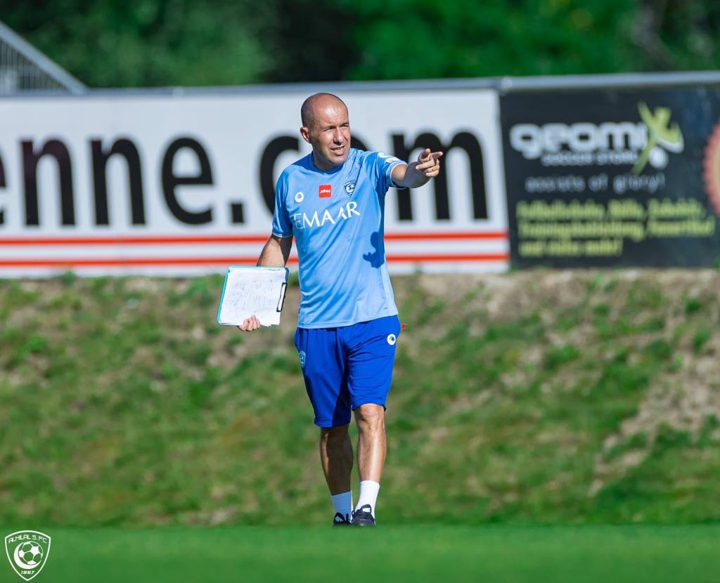 Le rrès expérimenté Leonardo Jardim sur le banc du champion en ttre (page facebook Al Hilal)