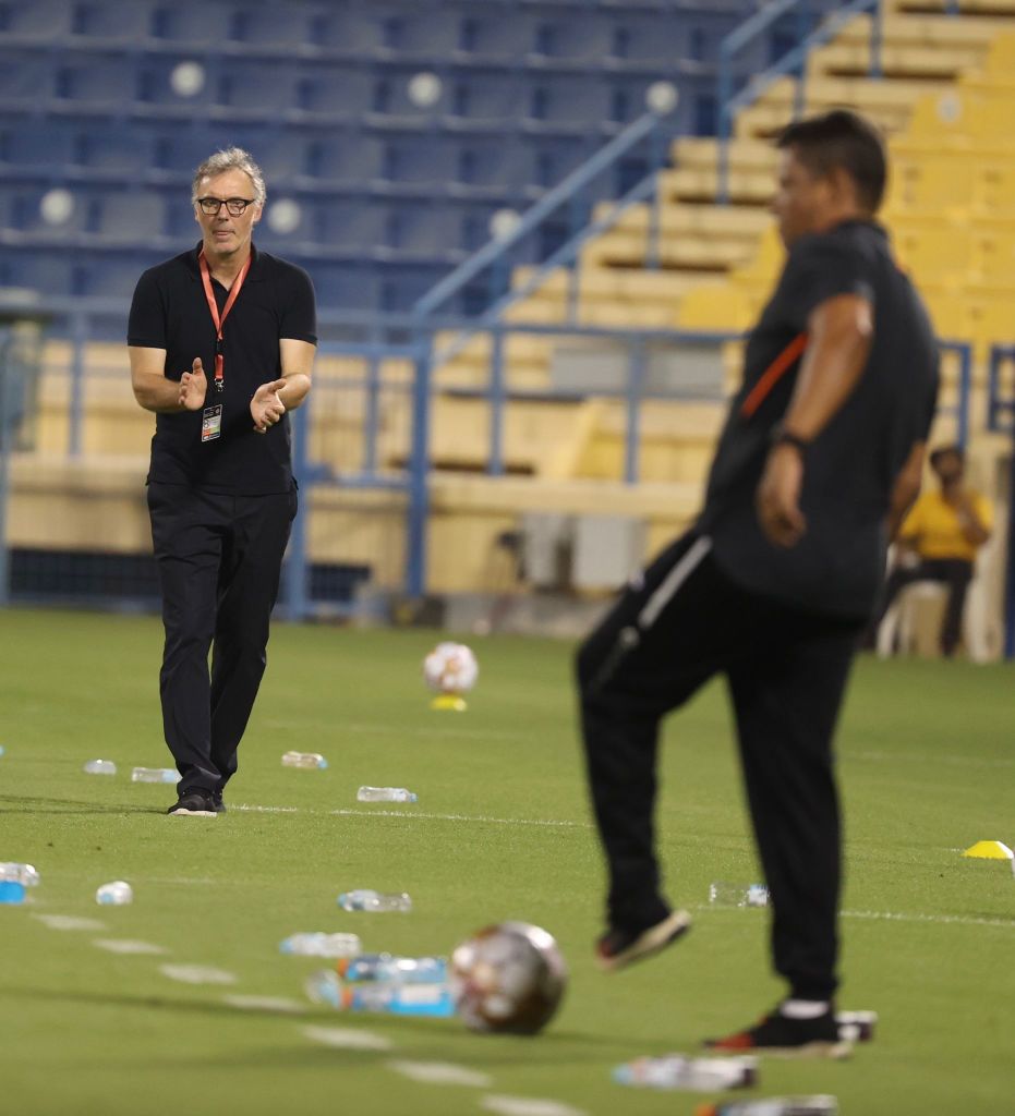 Laurent Blanc toujours en poste sur le banc d'Al Rayyan (photo qsl.qa)