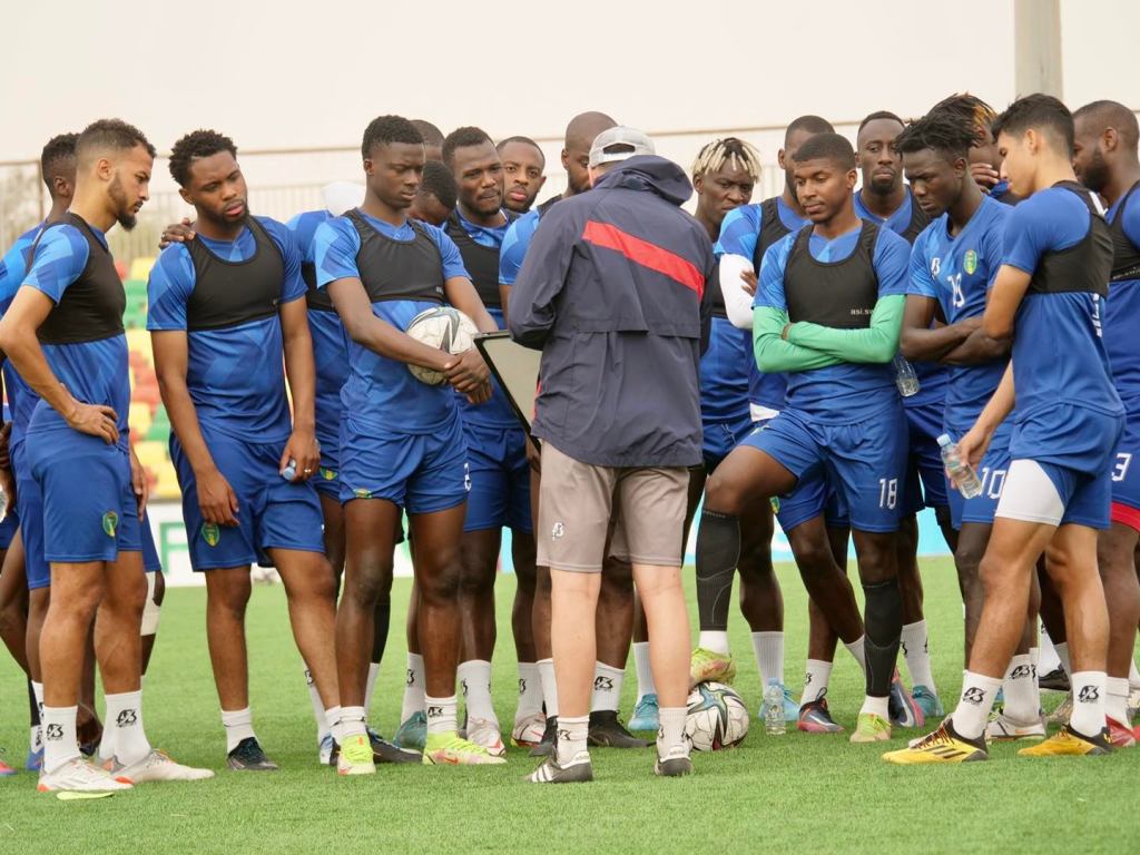  Maurtianie : Amir Abdou et son staff prêts à emmener les Mourabitounes vers une 3e phase finale de la CAN successive. ( photo page Facebook  ffrim)